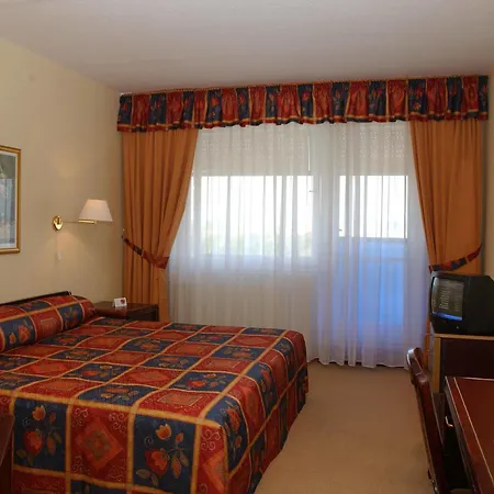 Hunguest Repce 3* Бюк