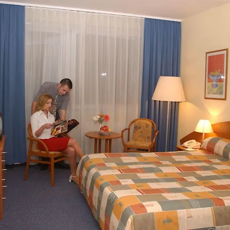 Hunguest Repce Отель 3*
